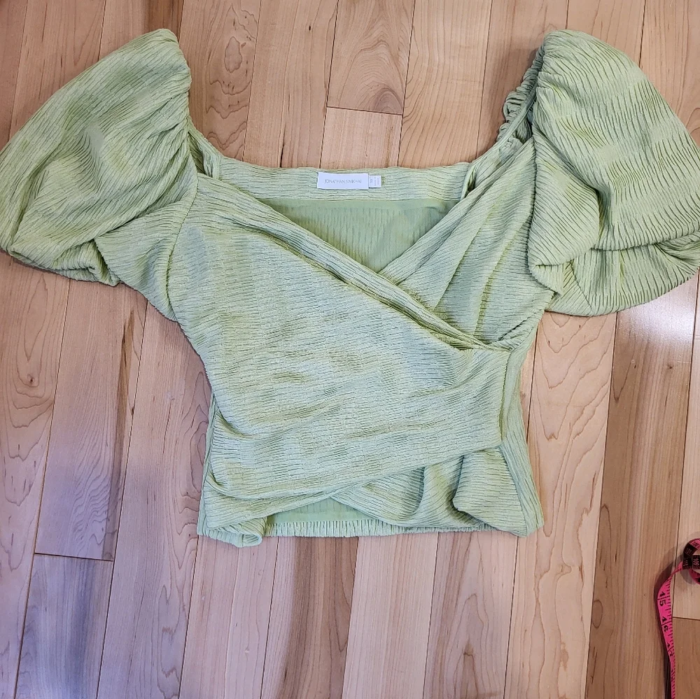 NWOT Jonathan Simkhai Green puff sleeve blouse with ruched wrap style - Picture 2 of 9